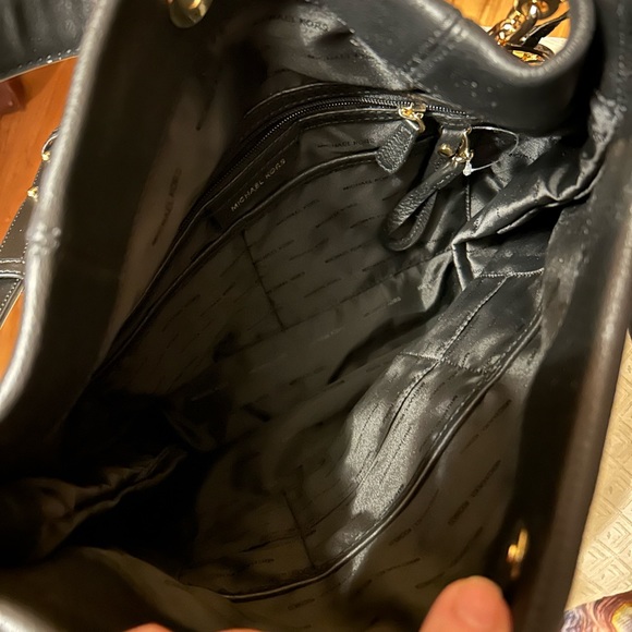 Michael Kors black soft leather 2 straps gold chain buckle with snap closure UEC - Picture 3 of 8